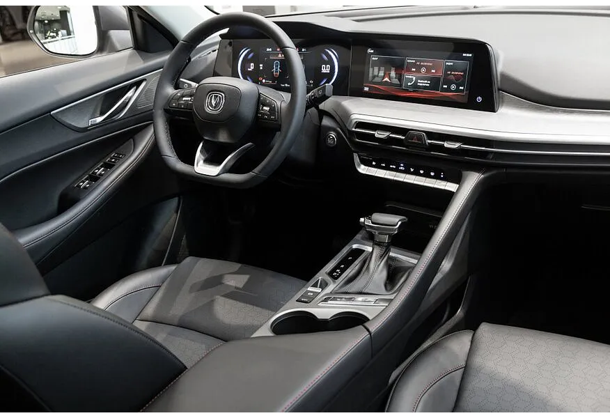 Changan CS35PLUS 1.4T 7DCT (149 л.с.) Tech Серебристый в АВИЛОН. Слайд №9