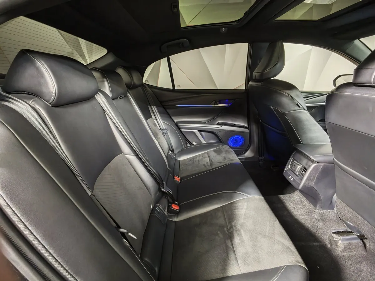 Toyota Camry 2.0 AT (173 л.с.) Sport Черный в АВИЛОН. Слайд №16