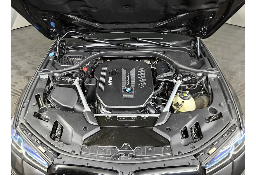 BMW 5 серия 530d xDrive Steptronic (249 л.с.) M Sport Pro Серый в АВИЛОН. Слайд №10