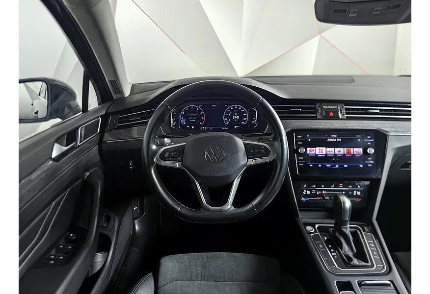 Volkswagen Passat 1.4 TSI BlueMotion DSG (150 л.с.) Highline Черный в АВИЛОН. Слайд №20