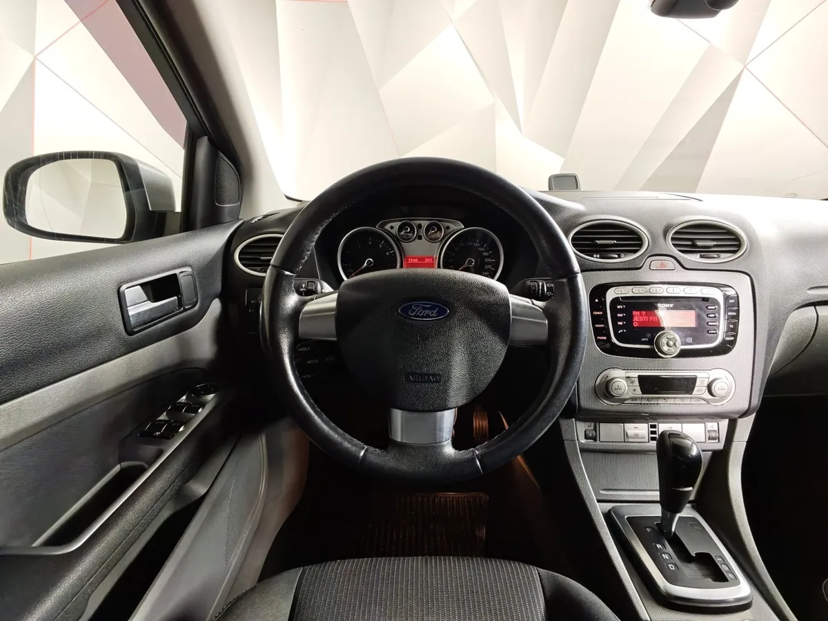 Ford Focus 1.6 AT (101 л.с.) Titanium Серебристый в АВИЛОН. Слайд №20