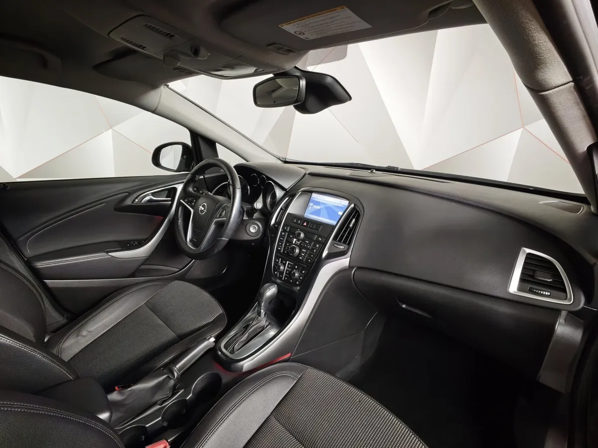 Opel Astra 1.6 Turbo AT (180 л.с.) Cosmo Черный в АВИЛОН. Слайд №13