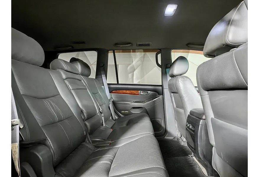 Toyota Land Cruiser Prado 4.0 AT (249 л.с.) Черный в АВИЛОН. Слайд №15