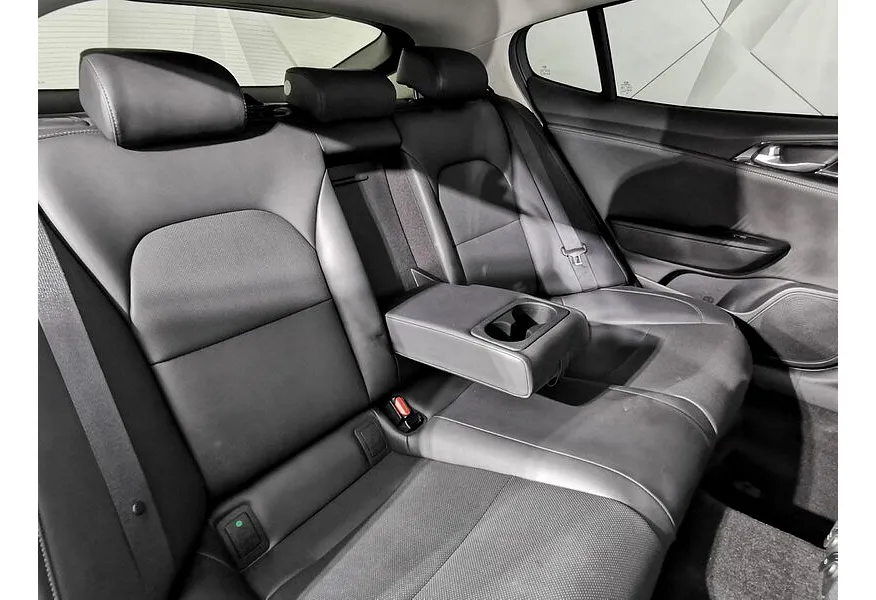 Kia Stinger 2.0 AT (197 л.с.) Comfort Синий в АВИЛОН. Слайд №16