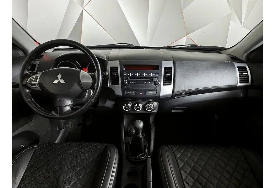 АВИЛОН - Mitsubishi Outlander 2.0 MT 2WD (147 л.с.) Серебристый - slide 9