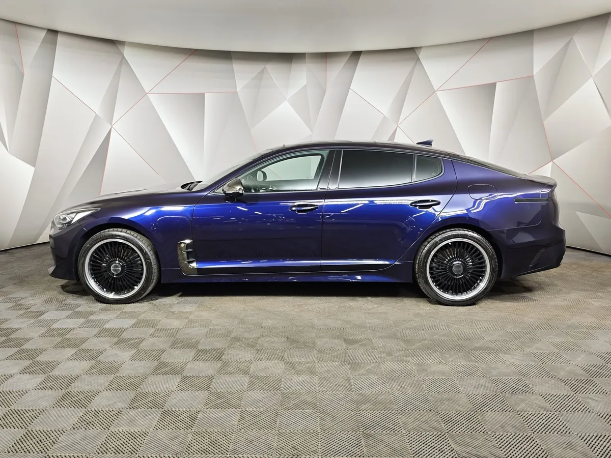 Kia Stinger 2.0 AT AWD (247 л.с.) GT Line Синий в АВИЛОН. Слайд №5