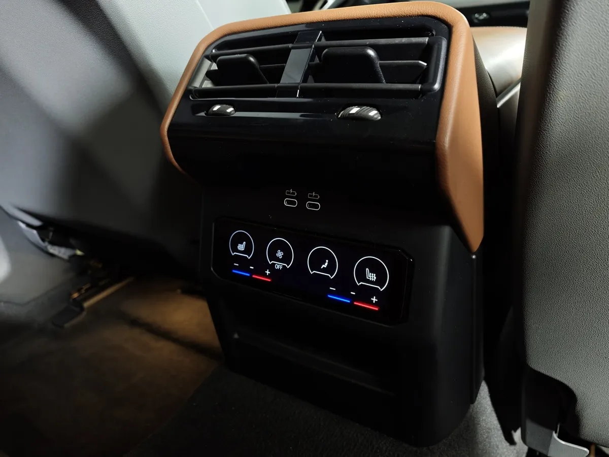 BMW 5 серия 530i xDrive AT (252 л.с.) Белый в АВИЛОН. Слайд №22