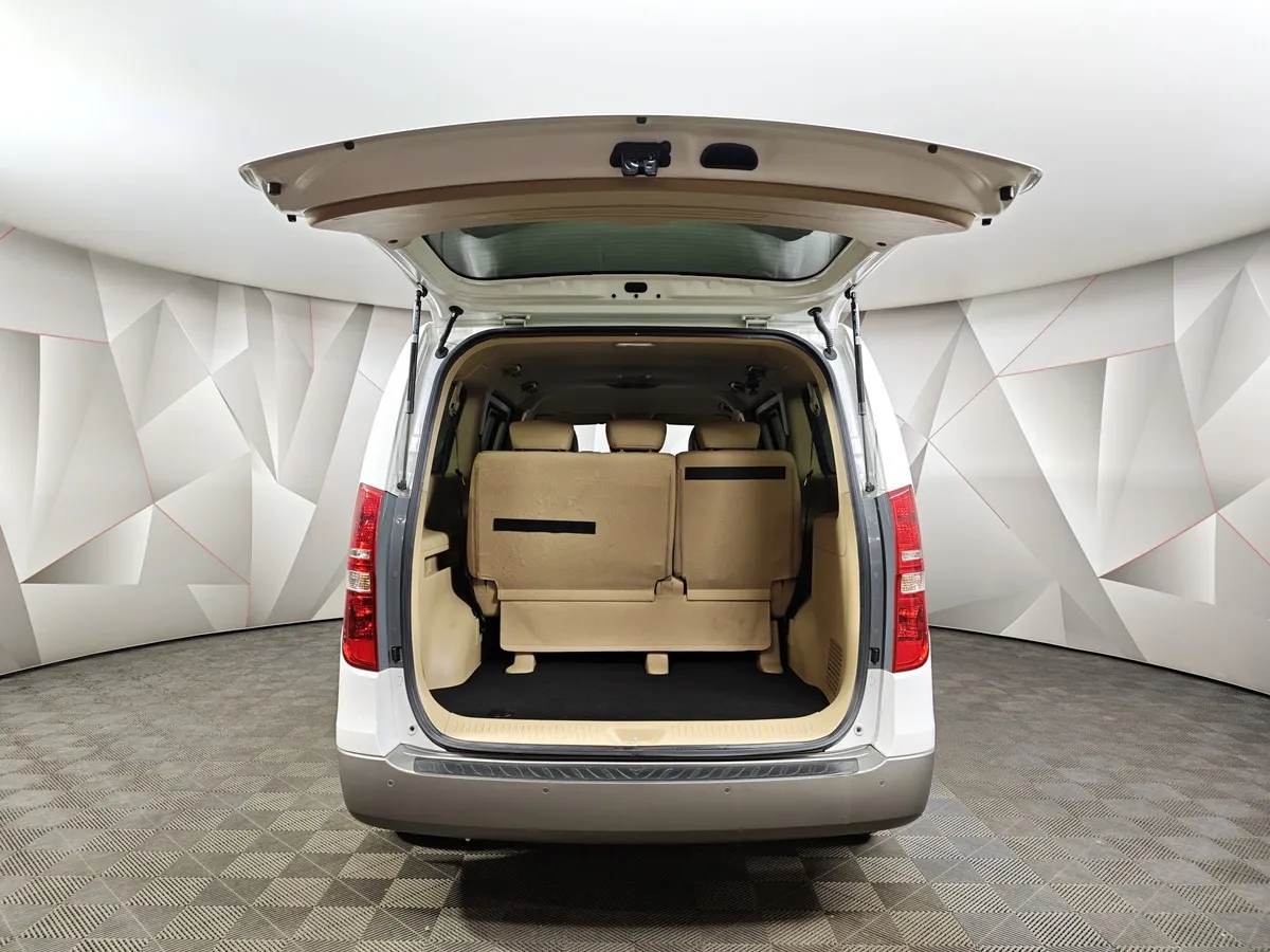 Hyundai H-1 2.5 CRDi - 5AT (170 л.с.) Business Белый в АВИЛОН. Слайд №11