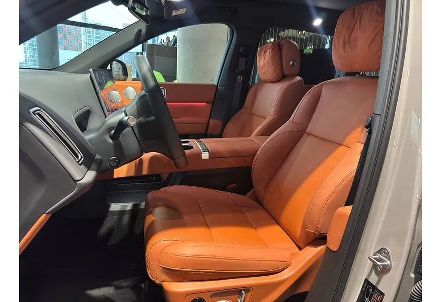 Li Auto L6 1.5 AT 4WD (150 л.с.) Pro Серый в АВИЛОН. Слайд №4