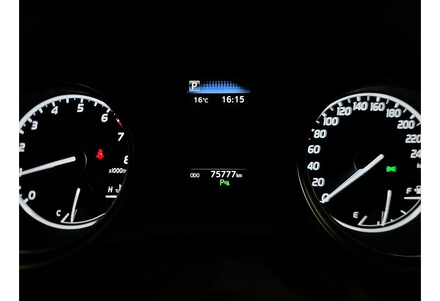 Toyota Camry 2.5 AT (181 л.с.) Белый в АВИЛОН. Слайд №17
