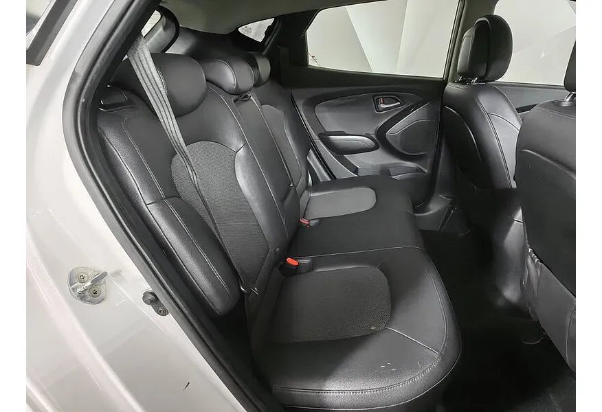АВИЛОН - Hyundai ix35 2.0 AT 4WD (150 л.с.) Comfort Белый - slide 8