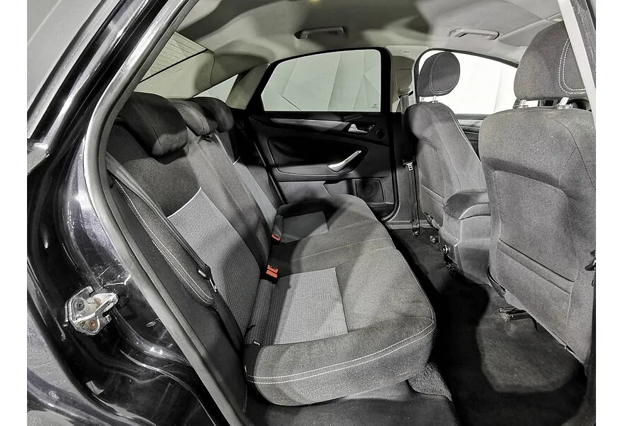 Ford Mondeo 2.0 MT (145 л.с.) Trend Черный в АВИЛОН. Слайд №17