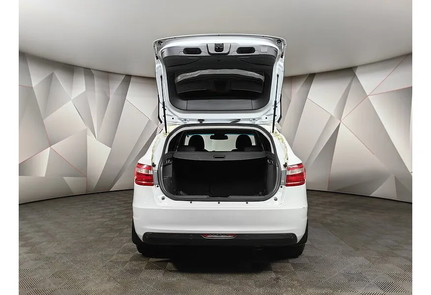 ВАЗ (Lada) Vesta 1.6 CVT (113 л.с.) Белый в АВИЛОН. Слайд №12