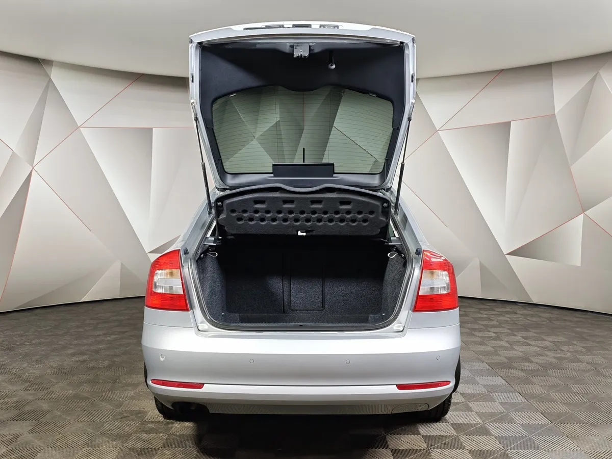 Skoda Octavia 1.8 TSI AT (152 л.с.) Серебристый в АВИЛОН. Слайд №12
