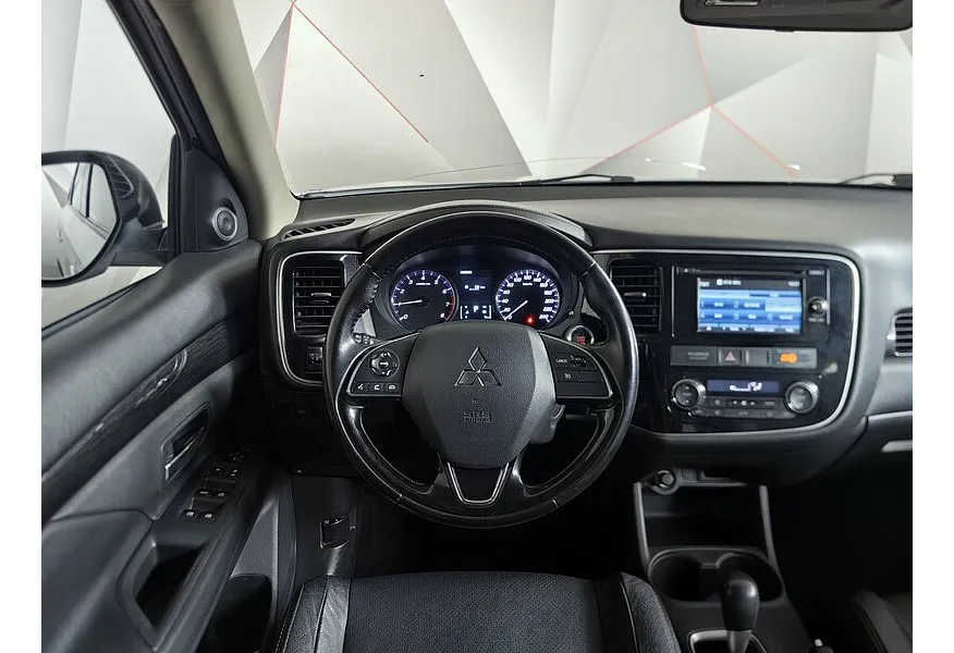 Mitsubishi Outlander 2.0 MIVEC CVT 4WD (146 л.с.) Invite Белый в АВИЛОН. Слайд №20