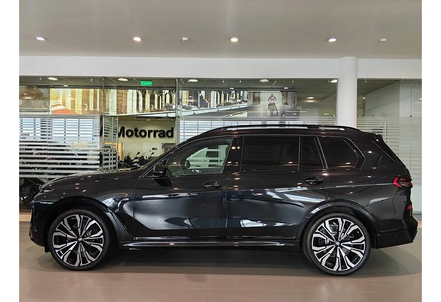 АВИЛОН - BMW X7 xDrive40d Steptronic (340 л.с.) Черный - slide 1