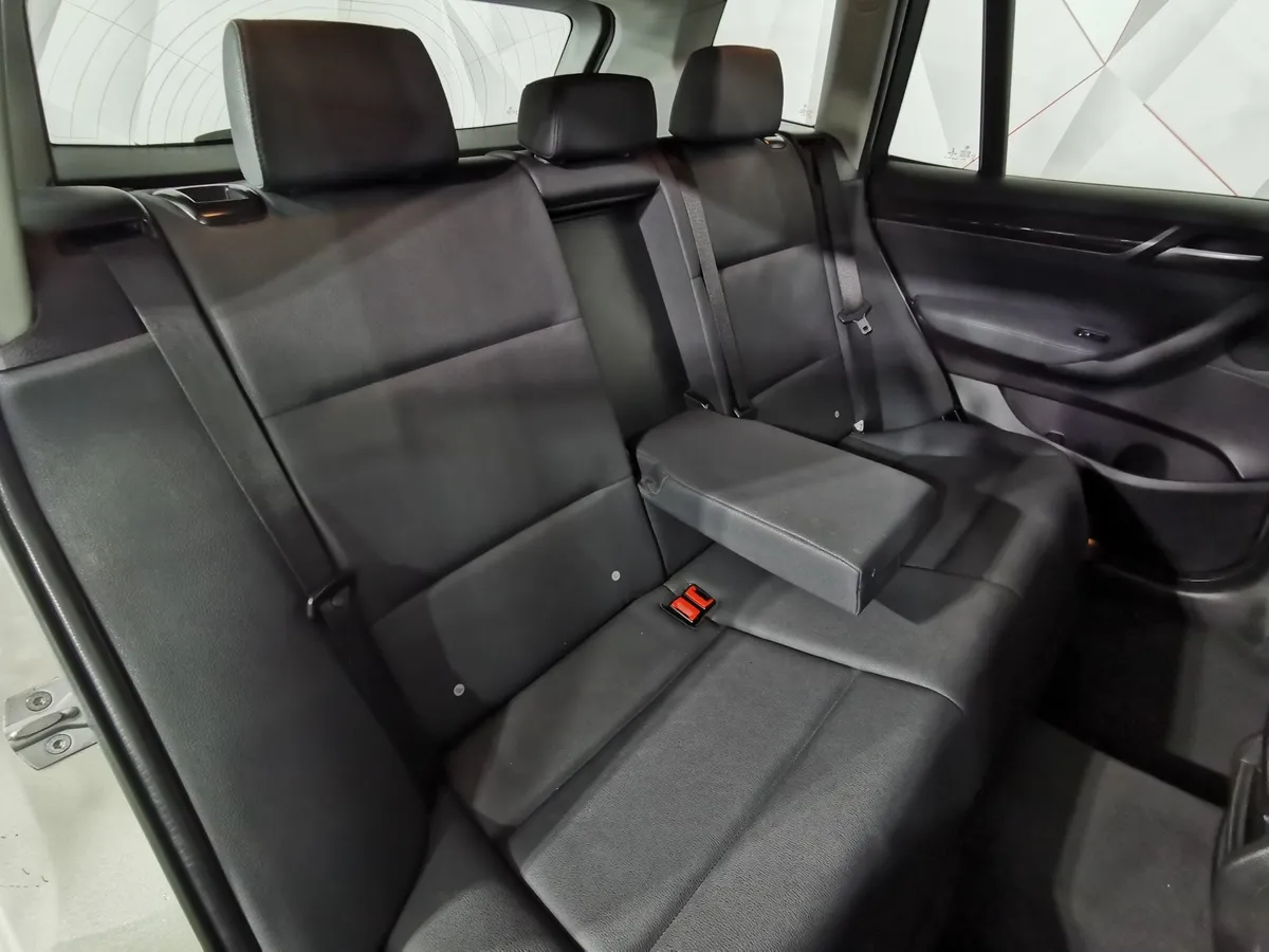 BMW X3 xDrive20i AT (184 л.с.) Серый в АВИЛОН. Слайд №15
