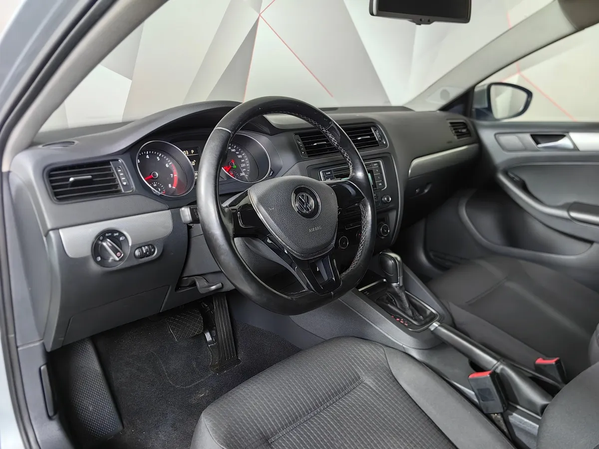 Volkswagen Jetta 1.6 MPI AT (105 л.с.) Trendline Серебристый в АВИЛОН. Слайд №18