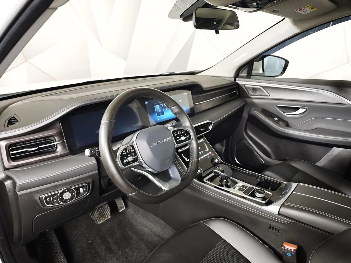 JETOUR X90 Plus 1.6T 7DCT 2WD (190 л.с.) Luxury Белый в АВИЛОН. Слайд №18