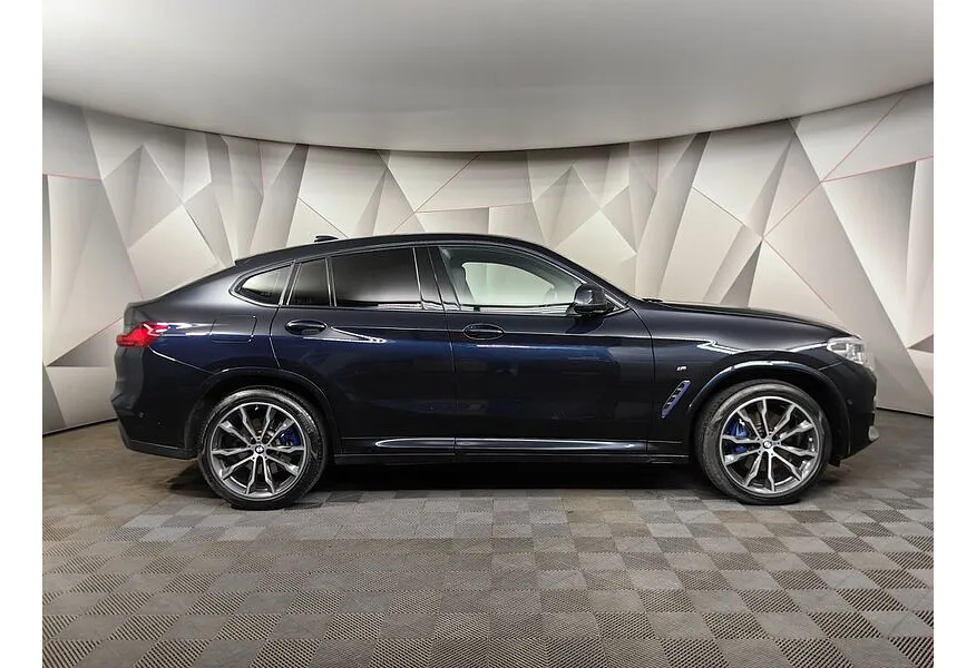 LIVE. Слайд №3