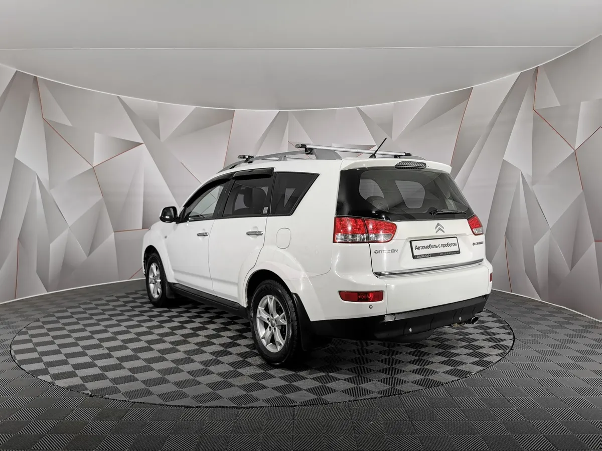 Citroen C-Crosser 2.4 CVT 4WD (170 л.с.) Белый в АВИЛОН. Слайд №4