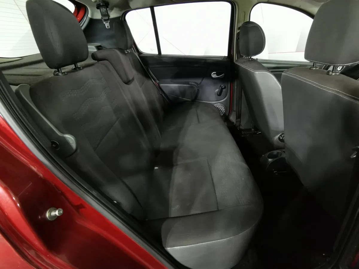 Renault Sandero 1.6 AT (103 л.с.) Stepway Красный в АВИЛОН. Слайд №14
