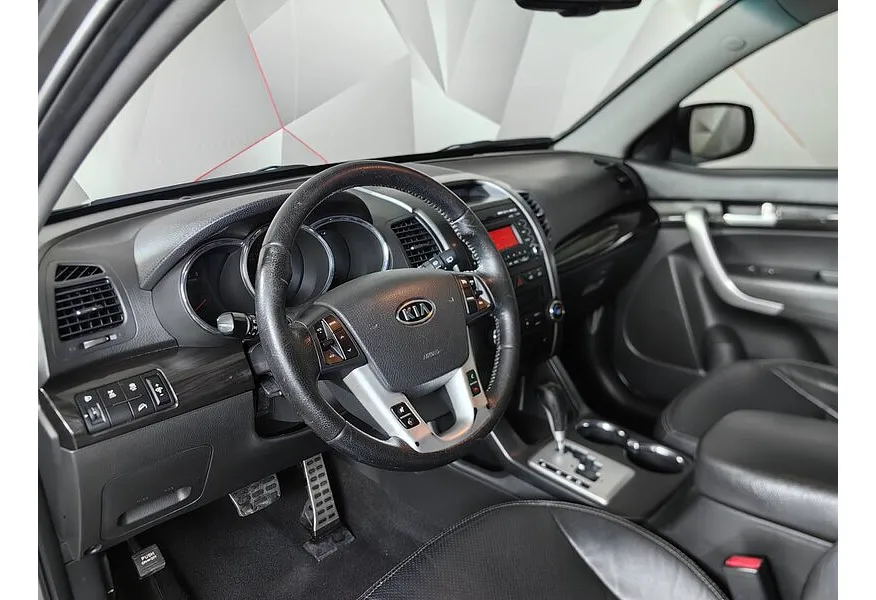 Kia Sorento 2.4 AT 4WD (175 л.с.) Comfort Серый в АВИЛОН. Слайд №18