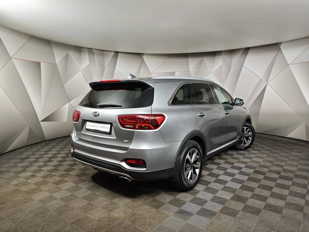 Kia Sorento 2.4 GDI AT AWD (188 л.с.) Prestige Серый в АВИЛОН. Слайд №2