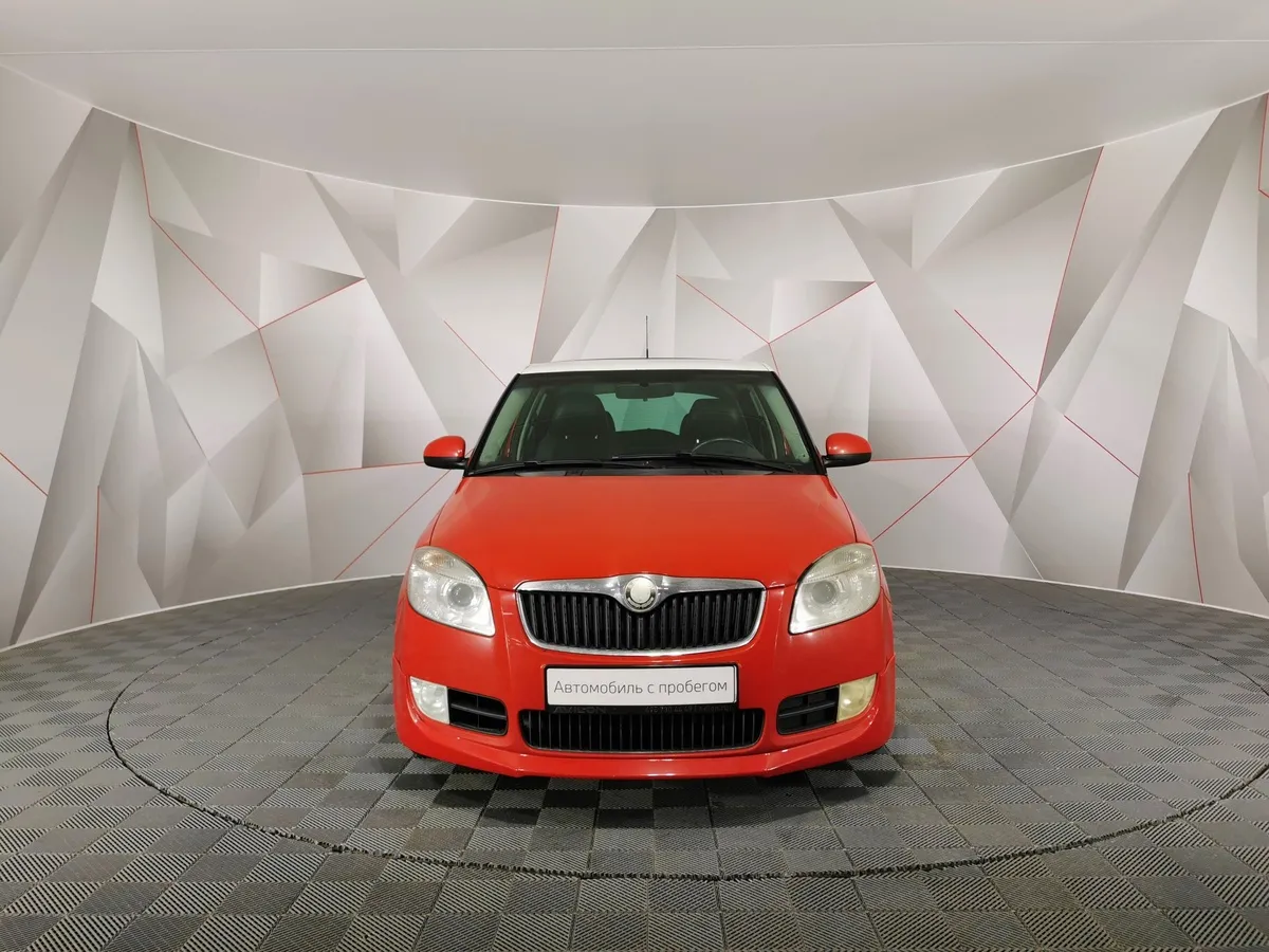 Skoda Fabia 1.6 MT (105 л.с.) Ambiente Красный в АВИЛОН. Слайд №7