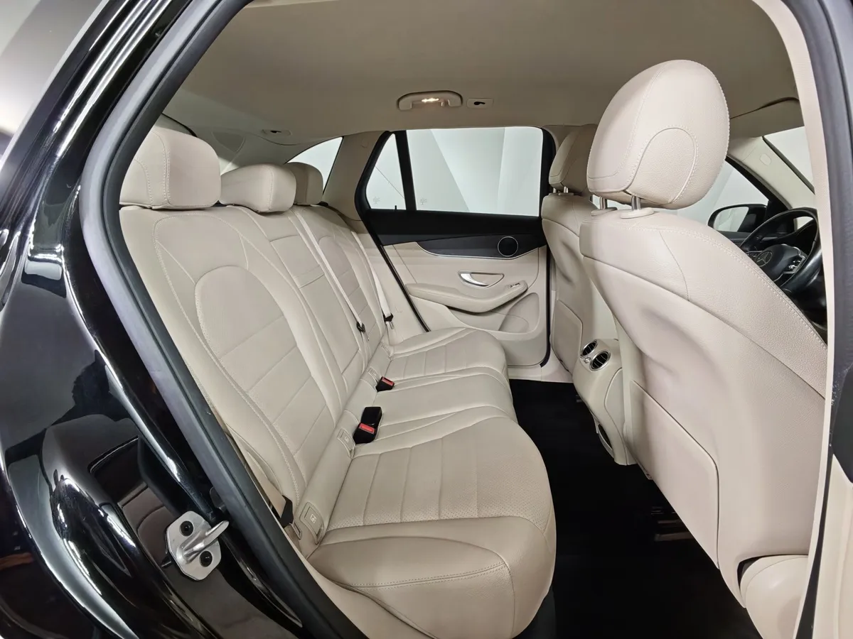 Mercedes-Benz GLC 300 d 9G-TRONIC 4MATIC (245 л.с.) Sport (Локальная сборка) Черный в АВИЛОН. Слайд №16