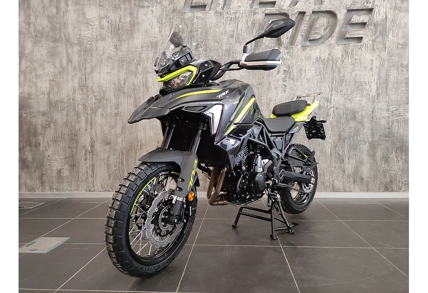 АВИЛОН - Benelli TRK 702 X 698 см³ (70 л.с.) (70) 698 Серый - slide 0