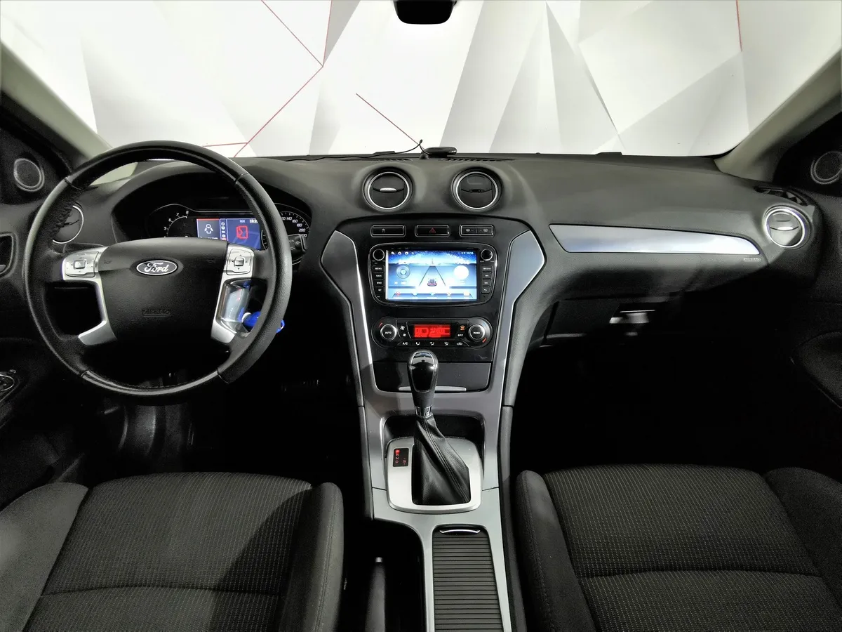 Ford Mondeo 2.3 AT (161 л.с.) Ambiente Серебристый в АВИЛОН. Слайд №13