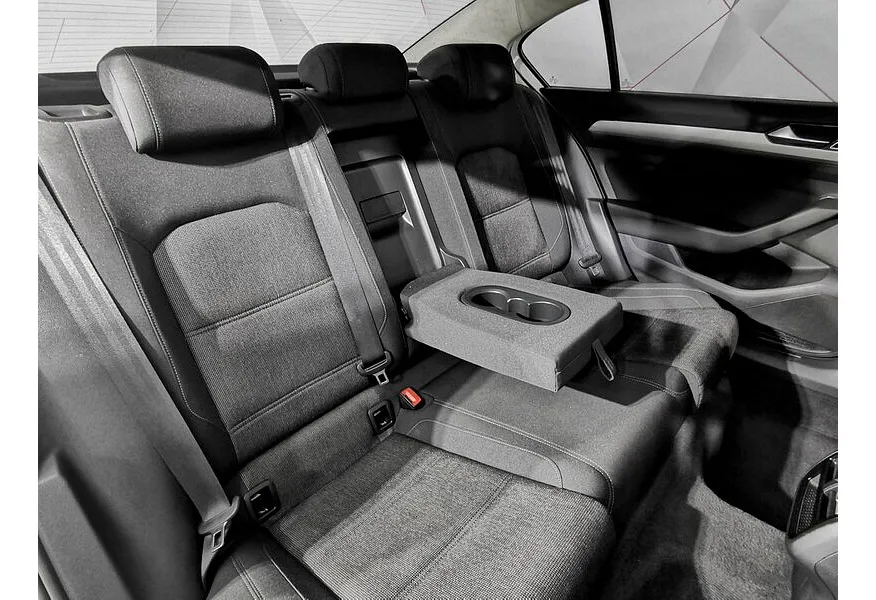 Volkswagen Passat 1.8 TSI BlueMotion DSG (180 л.с.) Highline Белый в АВИЛОН. Слайд №15