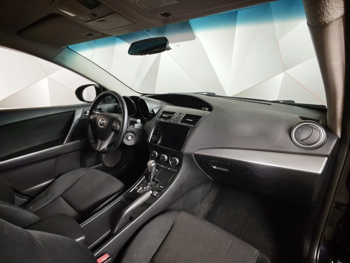 Mazda 3 1.6 AT (105 л.с.) Черный в АВИЛОН. Слайд №11