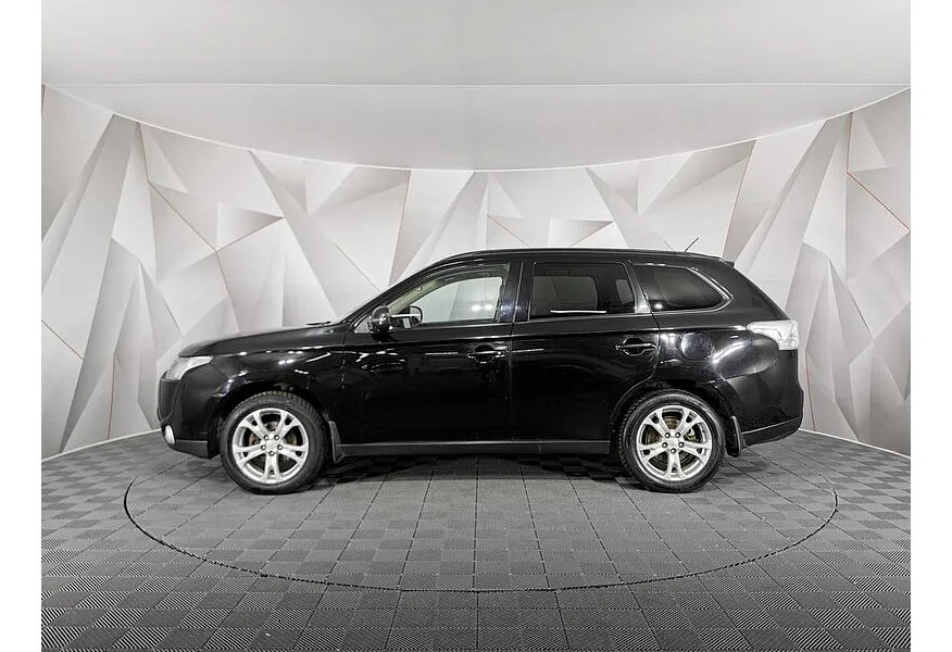 Mitsubishi Outlander 2.4 CVT 4WD (167 л.с.) Черный в АВИЛОН. Слайд №5