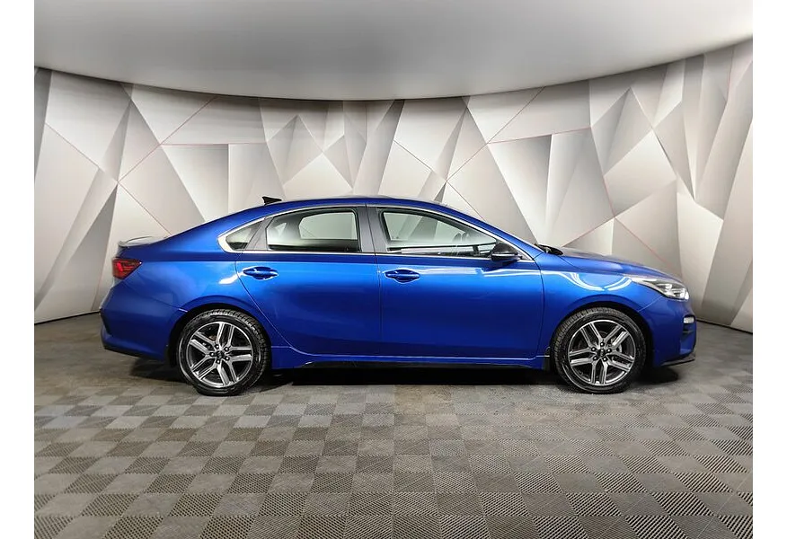 Kia Cerato 2.0 MPI AT (150 л.с.) GT Line Синий в АВИЛОН. Слайд №15