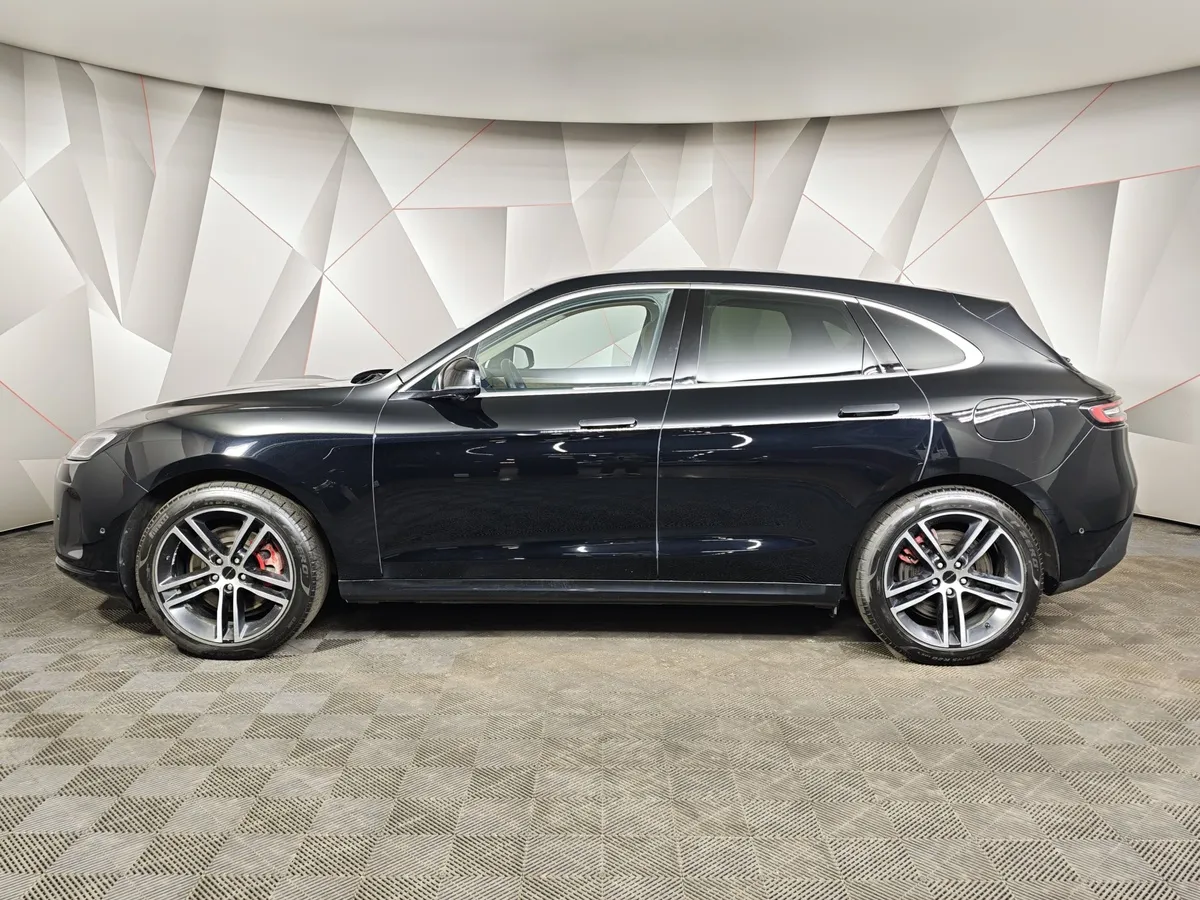 Seres M5 1.5 AT 4WD (496 л.с.) Premium Черный в АВИЛОН. Слайд №5