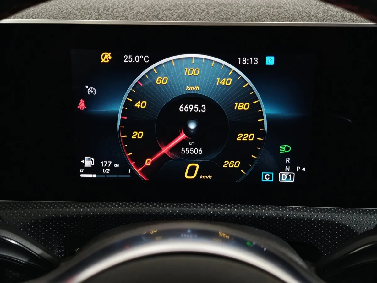 Mercedes-Benz A-Класс A 200 7G-DCT (150 л.с.) Sport Черный в АВИЛОН. Слайд №18