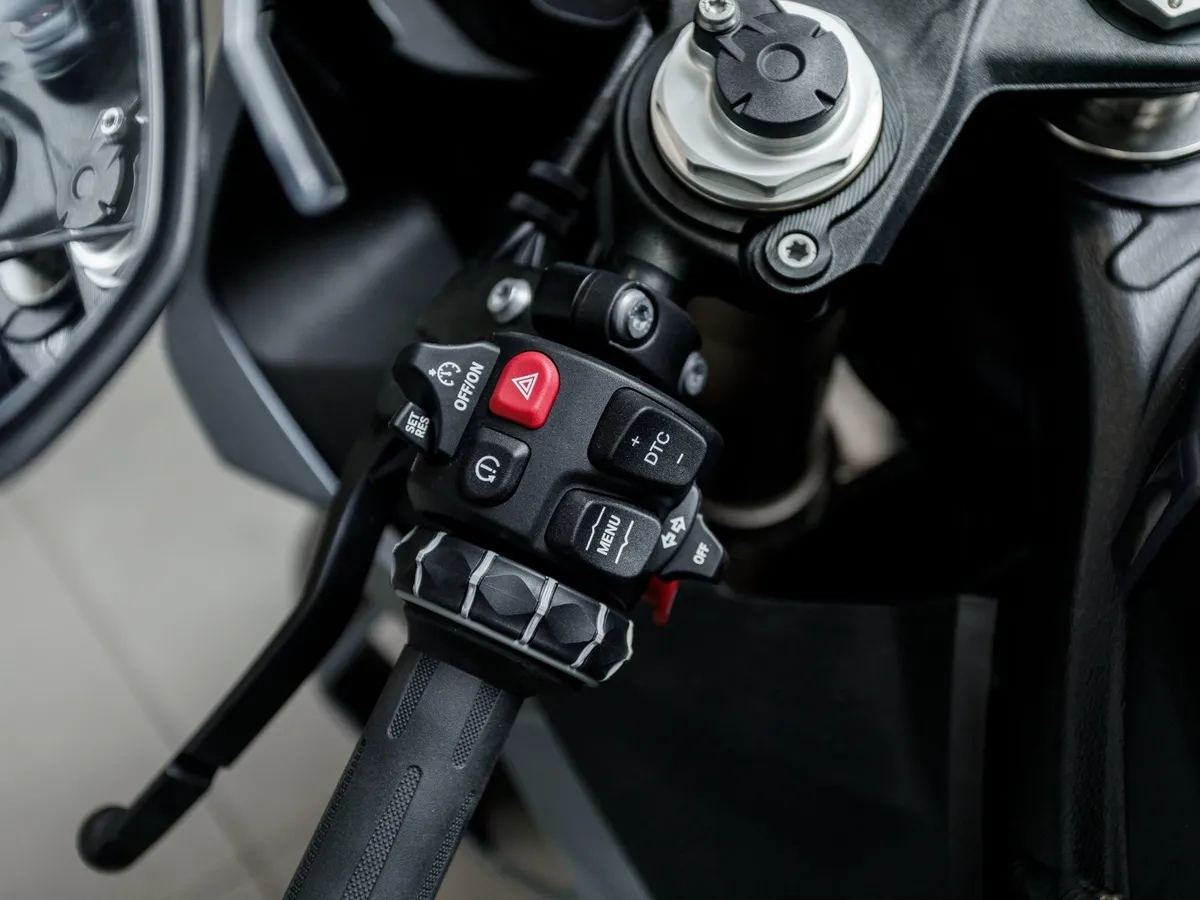 BMW Motorrad S 1000 RR S 1000 RR 999 см³ (199) 999 Синий в АВИЛОН. Слайд №9