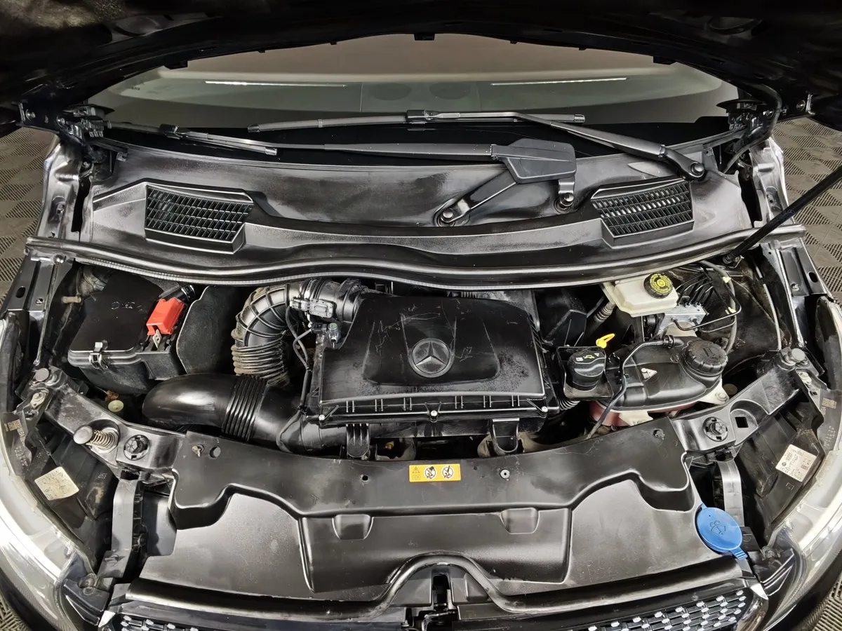 Mercedes-Benz V-Класс V 250 d AT L2 4x4 (190 л.с.) Exclusive Черный в АВИЛОН. Слайд №11