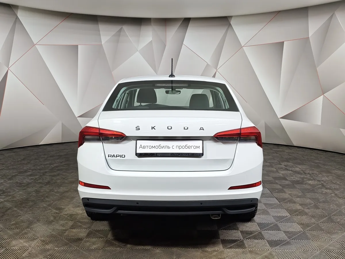 Skoda Rapid 1.6 AT (110 л.с.) Белый в АВИЛОН. Слайд №8