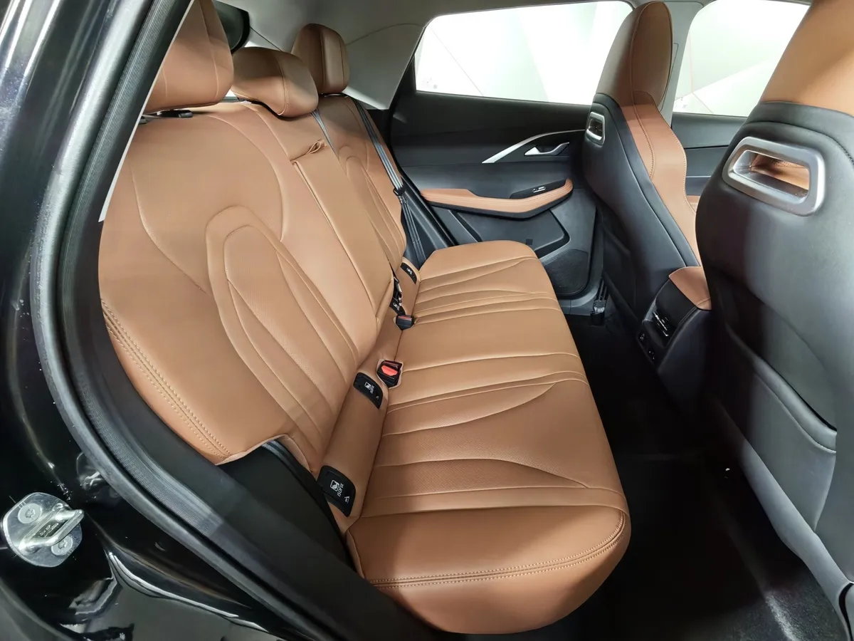 Omoda C5 1.6T DCT 4WD (150 л.с.) Supreme Черный в АВИЛОН. Слайд №15