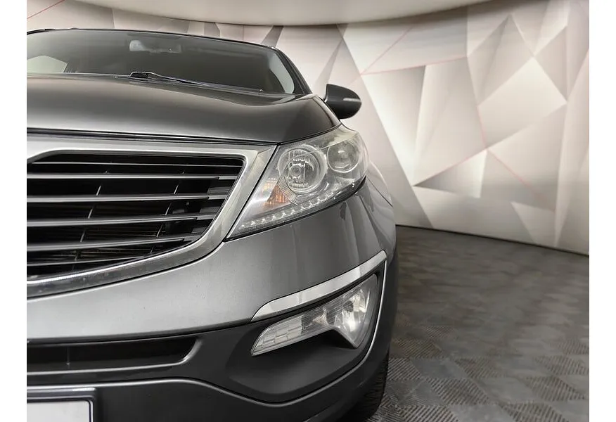 Kia Sportage 2.0 AT AWD (150 л.с.) Серебристый в АВИЛОН. Слайд №10