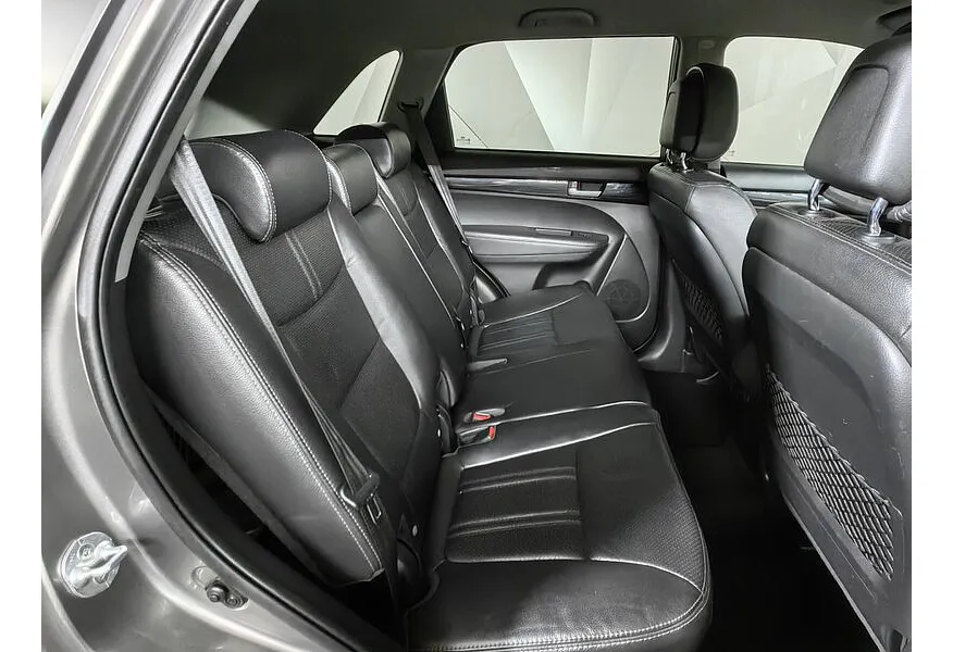 Kia Sorento 2.4 AT 4WD (175 л.с.) Comfort Серый в АВИЛОН. Слайд №15