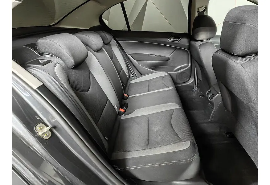 Peugeot 408 1.6 MT (110 л.с.) Серый в АВИЛОН. Слайд №16