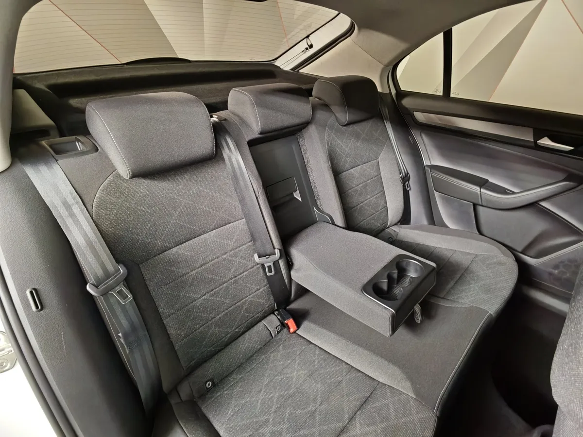 Volkswagen Polo 1.6 MPI AT (110 л.с.) Белый в АВИЛОН. Слайд №17