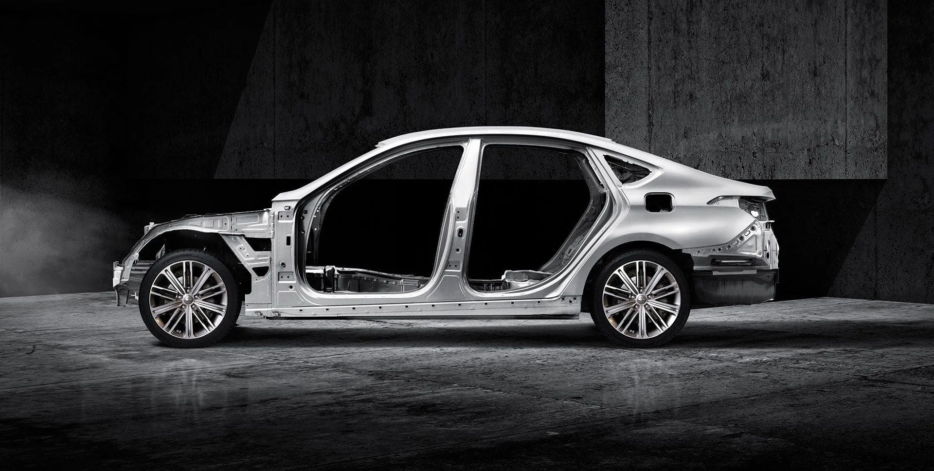 Genesis G80 в АВИЛОН