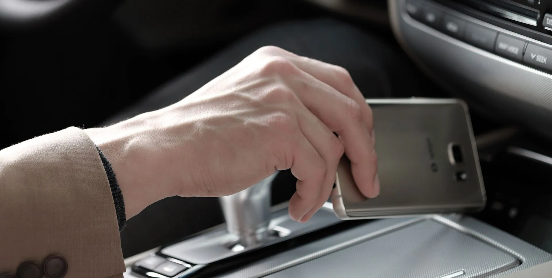 Genesis G80 в АВИЛОН