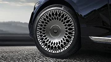 Genesis G90 в АВИЛОН