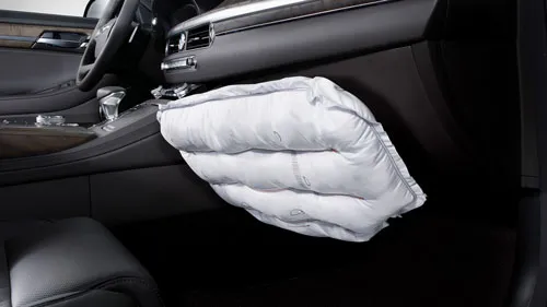 Genesis G90 в АВИЛОН